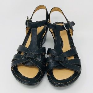 Born women’s sandals wedge slingback black 8M